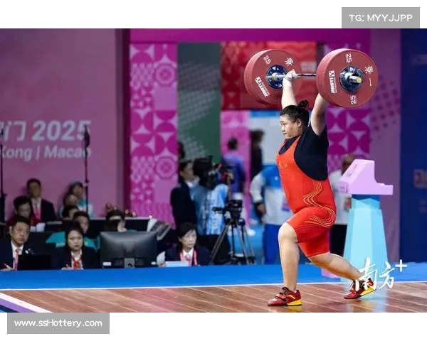全运会女子87公斤以上级对决：李闫与李雯雯谁能刷新世界纪录？